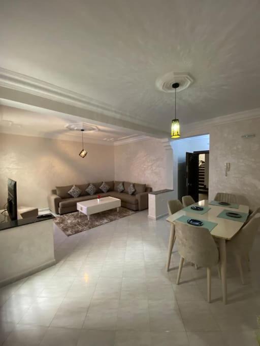 Appartement Au Centre-Ville De Tanger Nejma N°31 Exteriör bild